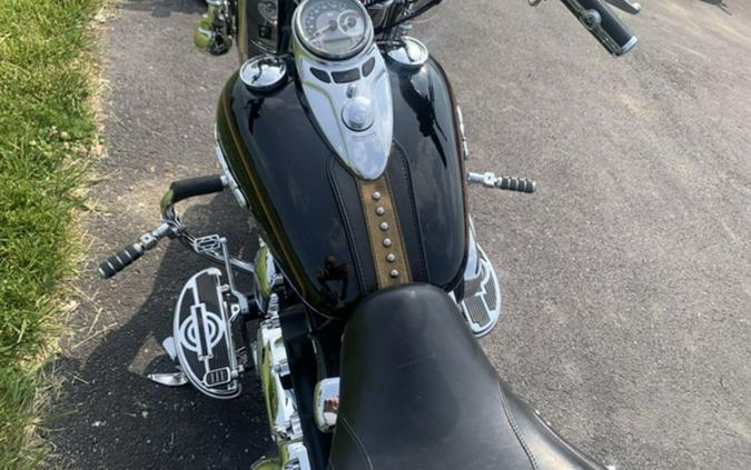 2009 Harley-Davidson® FLSTC - Heritage Softail®