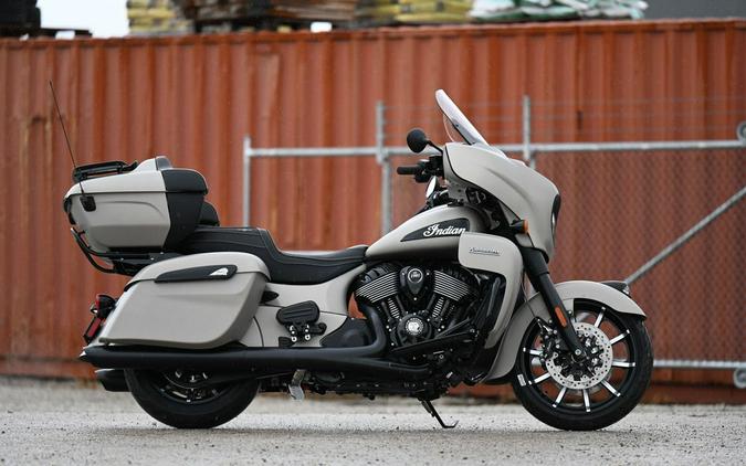 2023 Indian Motorcycle® Roadmaster® Dark Horse® Silver Quartz Smoke