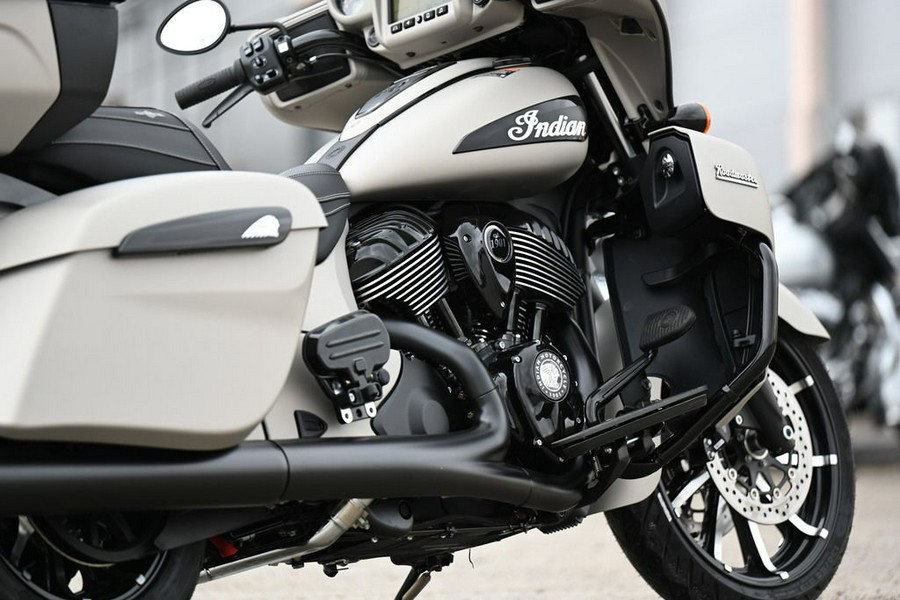 2023 Indian Motorcycle® Roadmaster® Dark Horse® Silver Quartz Smoke