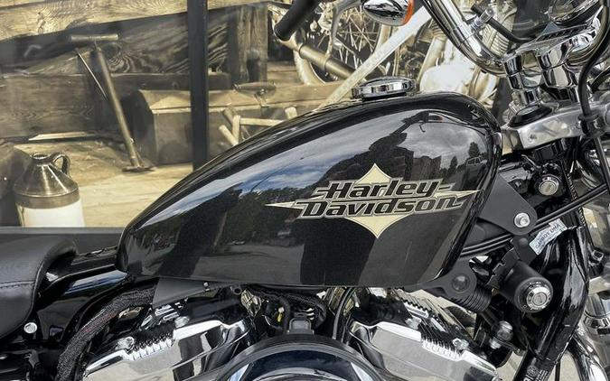 2015 Harley-Davidson® XL1200V - Sportster® Seventy-Two®