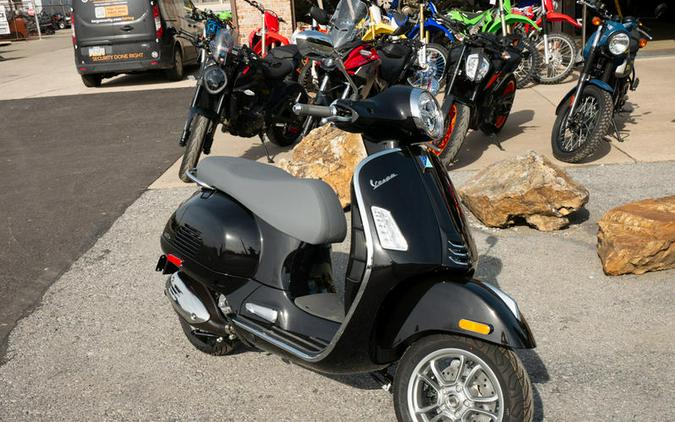 2023 Vespa GTS 300 Review [Scooter Testing in Italy]