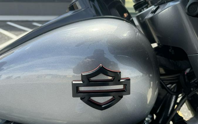 2019 Harley-Davidson CVO Limited Magnetic Gray Fade