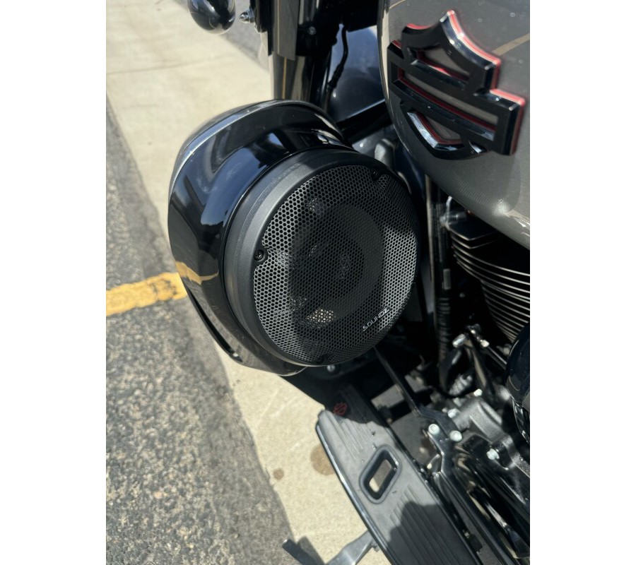 2019 Harley-Davidson CVO Limited Magnetic Gray Fade