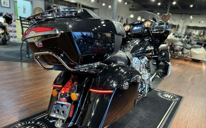 2021 Indian Motorcycle® Roadmaster® Thunder Black Pearl