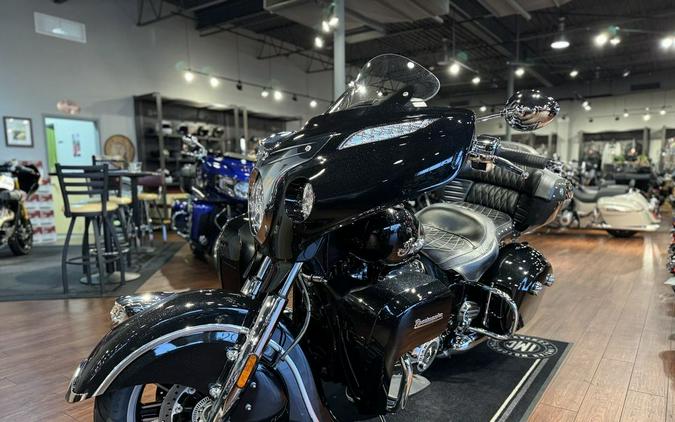 2021 Indian Motorcycle® Roadmaster® Thunder Black Pearl
