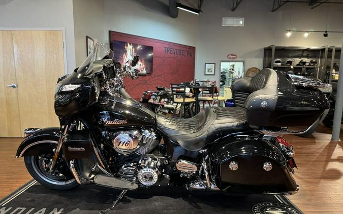 2021 Indian Motorcycle® Roadmaster® Thunder Black Pearl