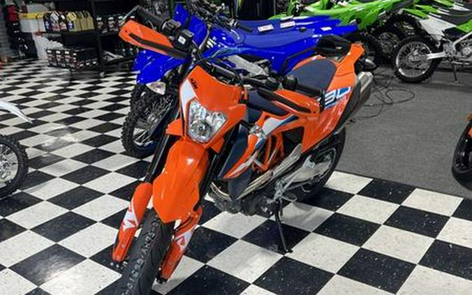 2024 KTM 690 SMC R