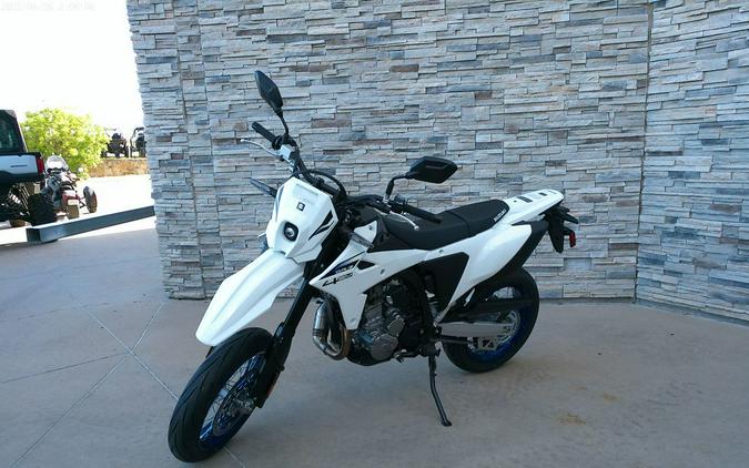 2025 Suzuki DR-Z4SMM5