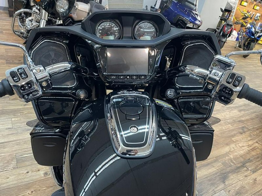 2023 Indian Motorcycle® Pursuit Limited with Premium Package Black Metallic