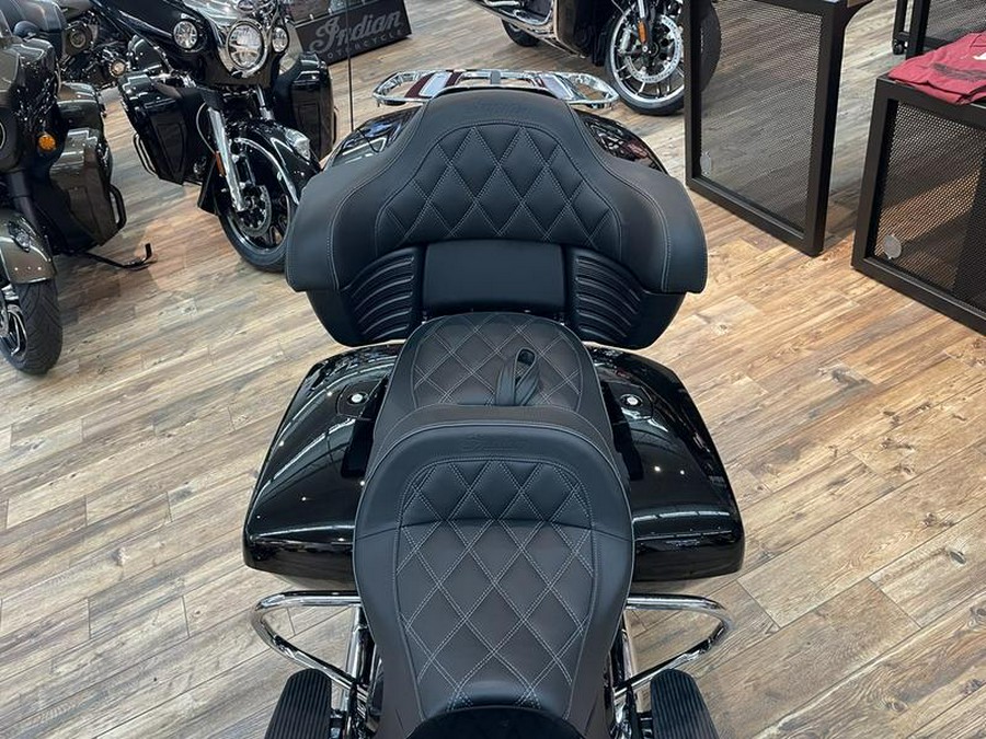 2023 Indian Motorcycle® Pursuit Limited with Premium Package Black Metallic