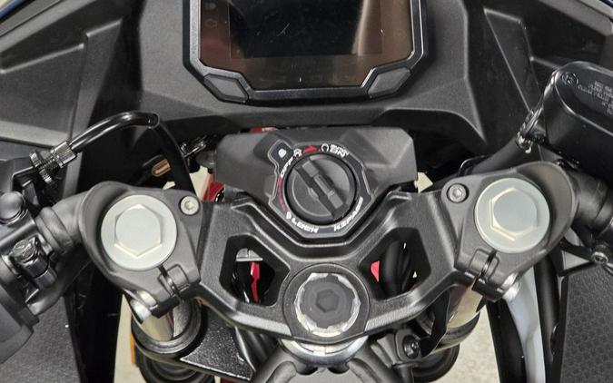 2026 Kawasaki Ninja® 500 SE ABS