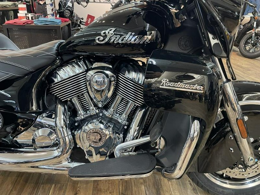 2023 Indian Motorcycle® Roadmaster® Black Metallic