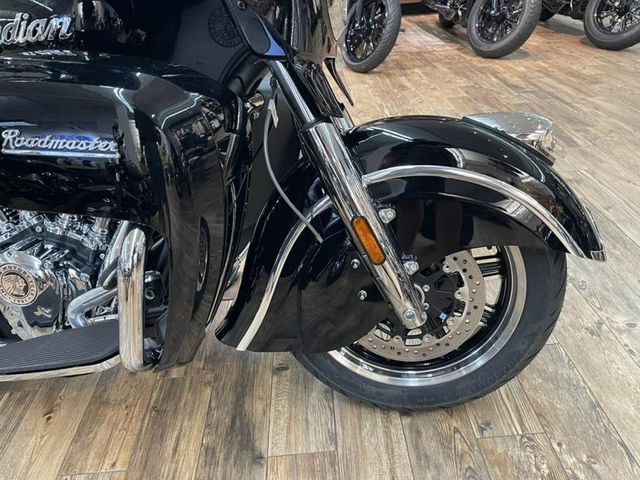 2023 Indian Motorcycle® Roadmaster® Black Metallic