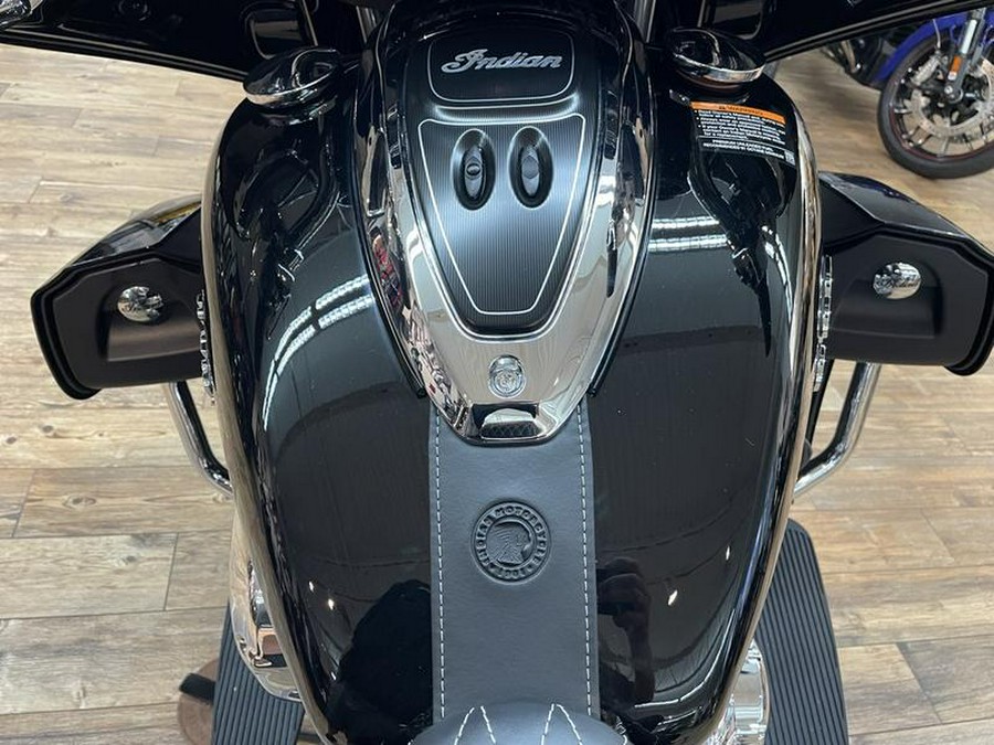 2023 Indian Motorcycle® Roadmaster® Black Metallic