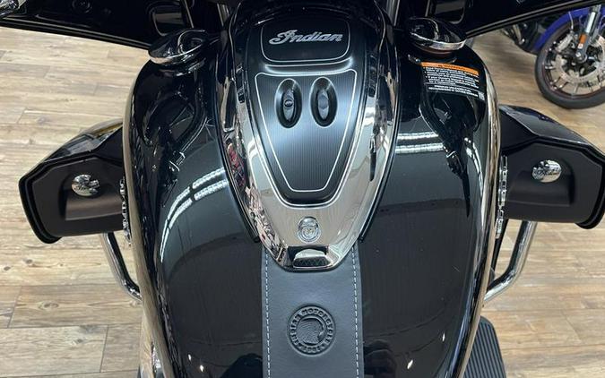 2023 Indian Motorcycle® Roadmaster® Black Metallic