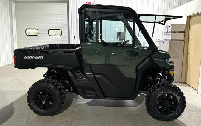 2024 Can-Am® Defender DPS CAB HD9