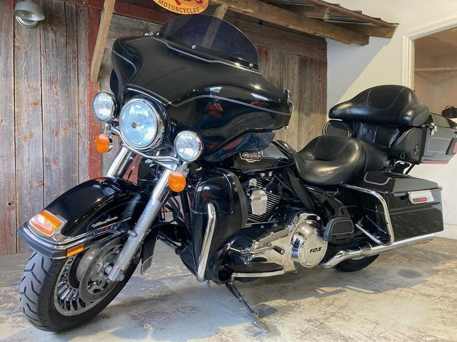 2012 Harley-Davidson® FLHTCU - Electra Glide® Ultra Classic