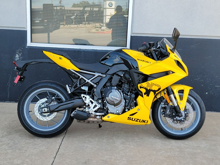 2024 Suzuki GSX800FRQM4