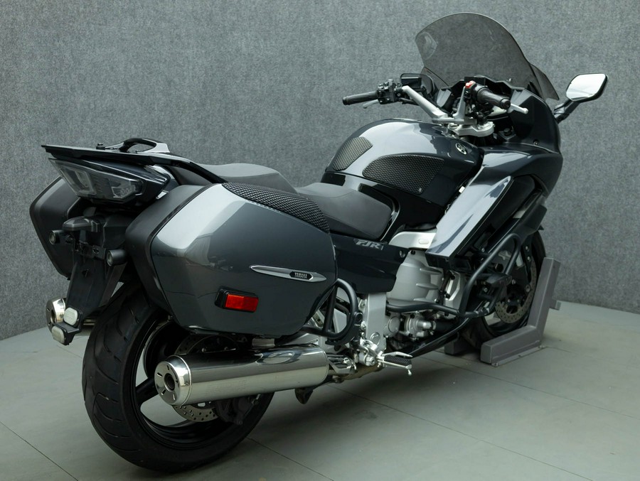 2021 YAMAHA FJR1300ES W/ABS & ESA