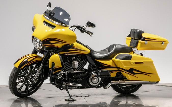 2015 HARLEY-DAVIDSON FLHXSE CVO STREET GLIDE in Scorching Yellow/Starfire Black