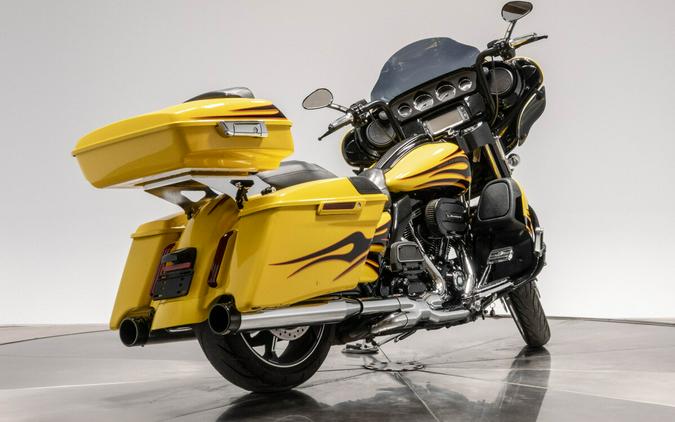 2015 HARLEY-DAVIDSON FLHXSE CVO STREET GLIDE in Scorching Yellow/Starfire Black