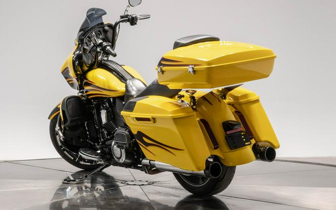 2015 HARLEY-DAVIDSON FLHXSE CVO STREET GLIDE in Scorching Yellow/Starfire Black
