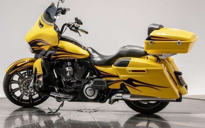 2015 HARLEY-DAVIDSON FLHXSE CVO STREET GLIDE in Scorching Yellow/Starfire Black