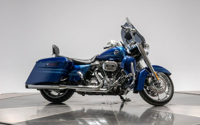 2013 HARLEY-DAVIDSON FLHRSE ROAD KING CLASSIC in Crushed Saphire