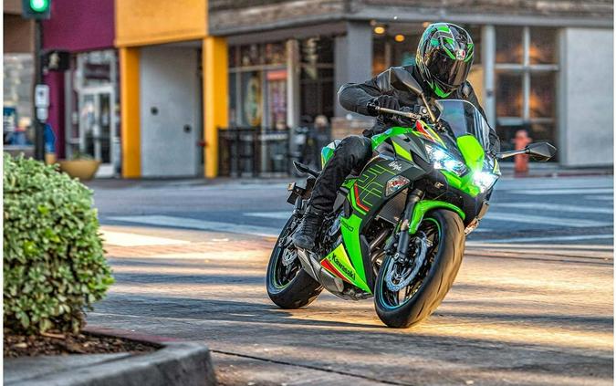 2023 Kawasaki Ninja® 650 KRT