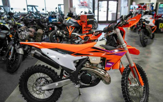 FIRST LOOK! KTM INTRODUCES 2024 KTM 300XC-W HARD-ENDURO MODEL