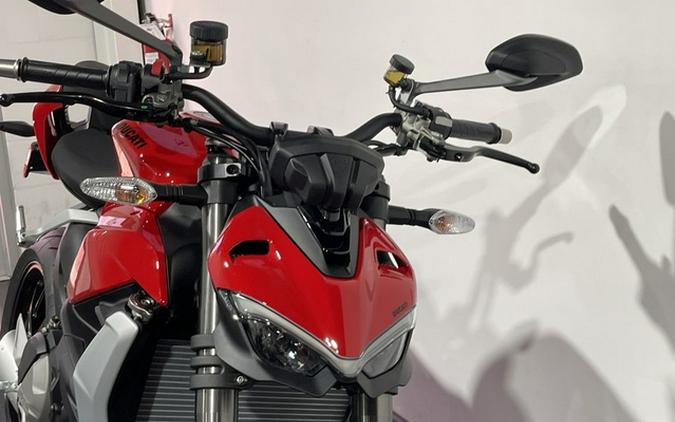 2024 Ducati Streetfighter V2 Red