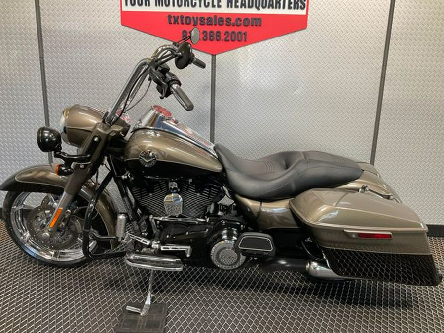 2014 Harley-Davidson Road King CVO