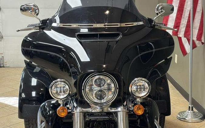 2016 Harley-Davidson® FLHTCUTG - Tri Glide® Ultra