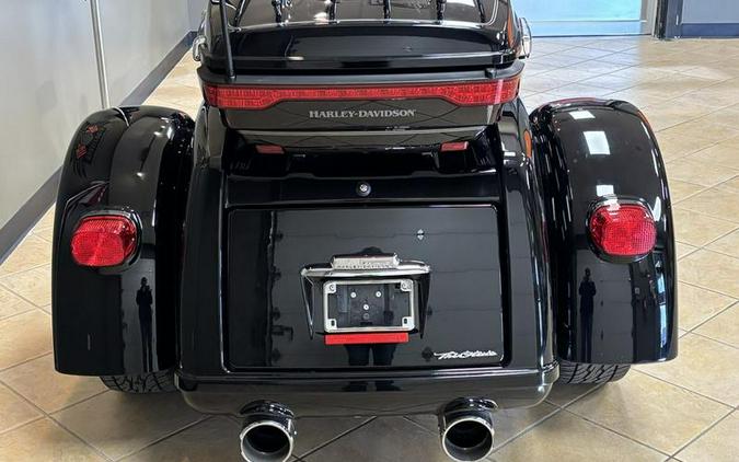 2016 Harley-Davidson® FLHTCUTG - Tri Glide® Ultra