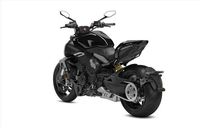 2024 Ducati Diavel V4 - Black