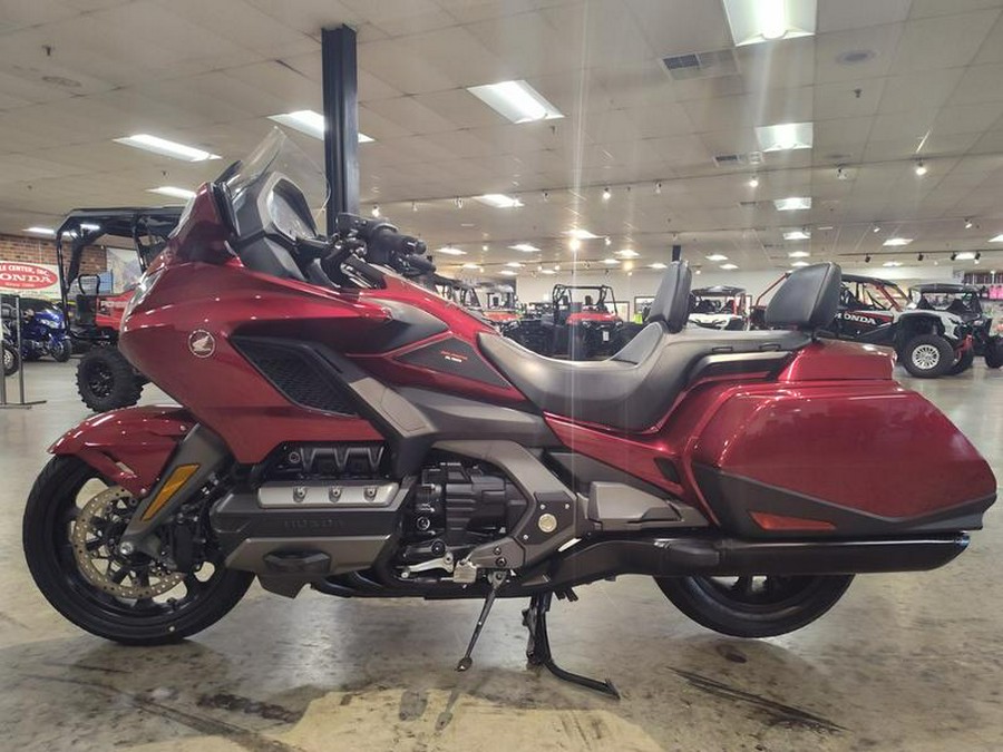 2018 Honda® Gold Wing Candy Ardent Red