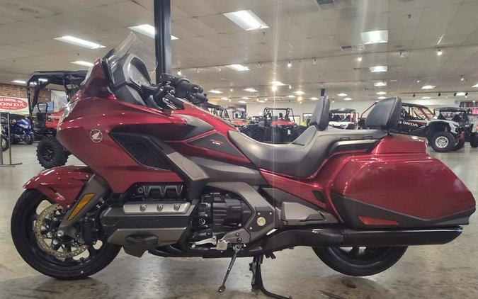 2018 Honda® Gold Wing Candy Ardent Red