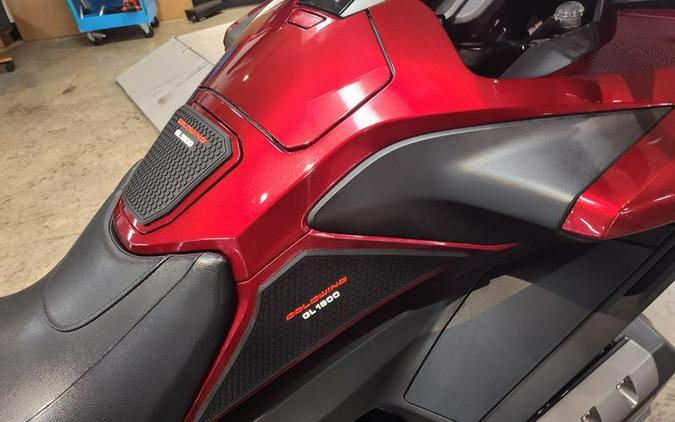 2018 Honda® Gold Wing Candy Ardent Red