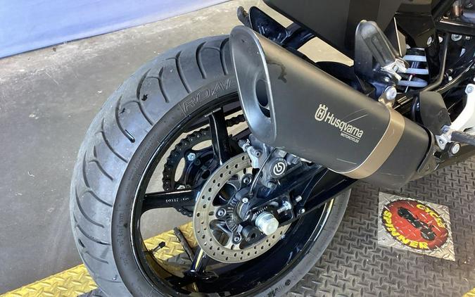 2019 Husqvarna® Svartpilen 701