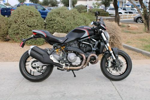 2020 Ducati Monster 821 Stealth Review (15 Fast Facts)