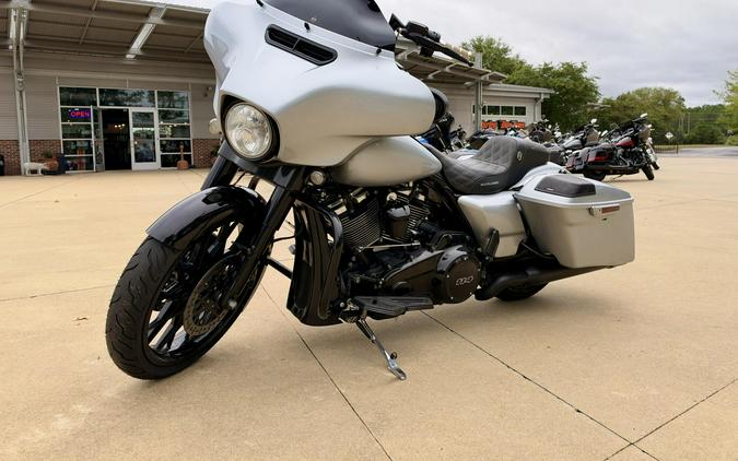 2019 Harley-Davidson Street Glide Special Barracuda Silver