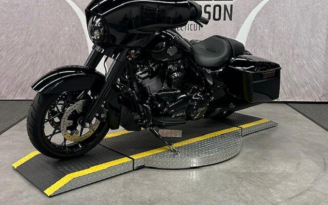 2023 FLHXS Street Glide Special