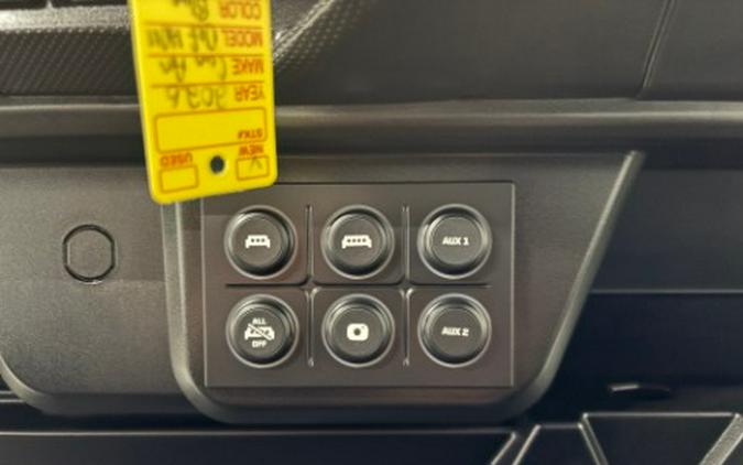 2026 Can-Am DEFENDER MAX XT HD11