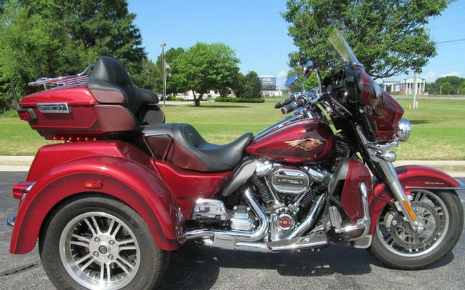 2023 Harley-Davidson FLHTCUTGAN - Tri Glide Ultra Anniversary Edition