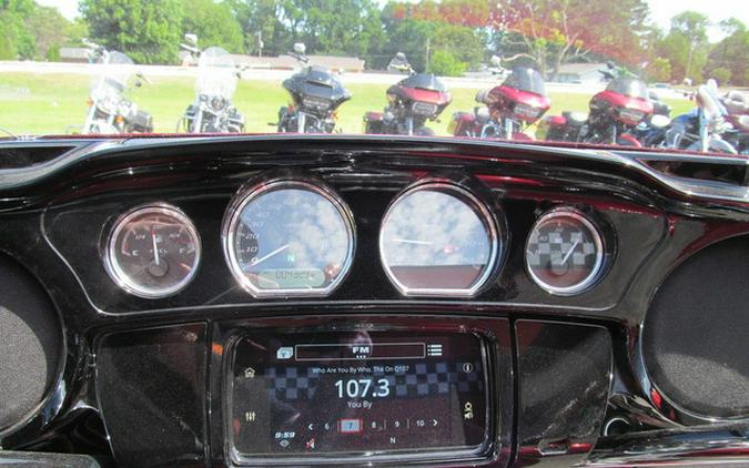 2023 Harley-Davidson FLHTCUTGAN - Tri Glide Ultra Anniversary Edition