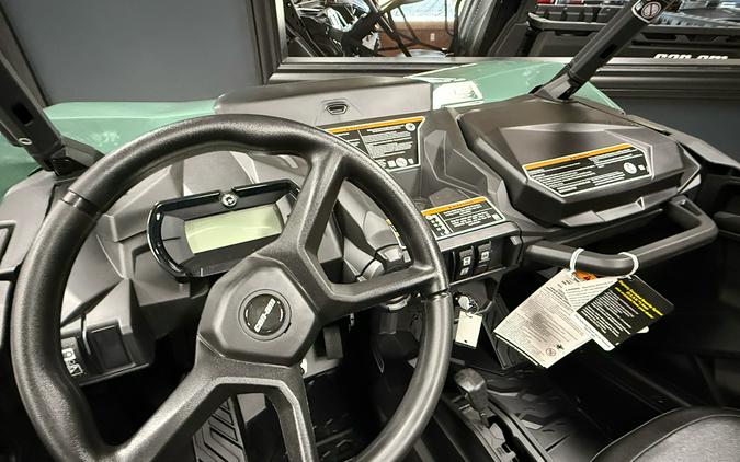 2025 Can-Am Commander MAX DPS 700