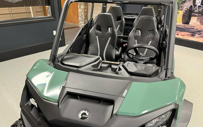 2025 Can-Am Commander MAX DPS 700