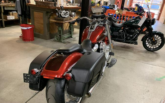 Harley-Davidson® Fat Boy® 2018 FLFB Wicked Red/Twisted Cherry