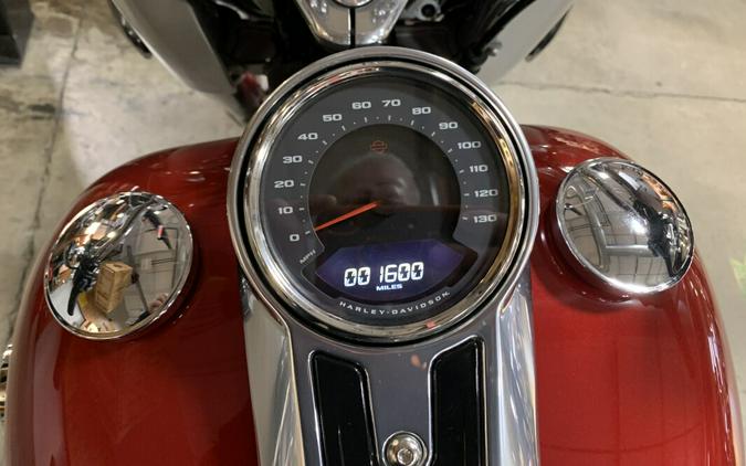 Harley-Davidson® Fat Boy® 2018 FLFB Wicked Red/Twisted Cherry