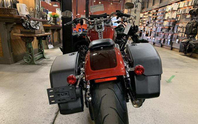 Harley-Davidson® Fat Boy® 2018 FLFB Wicked Red/Twisted Cherry